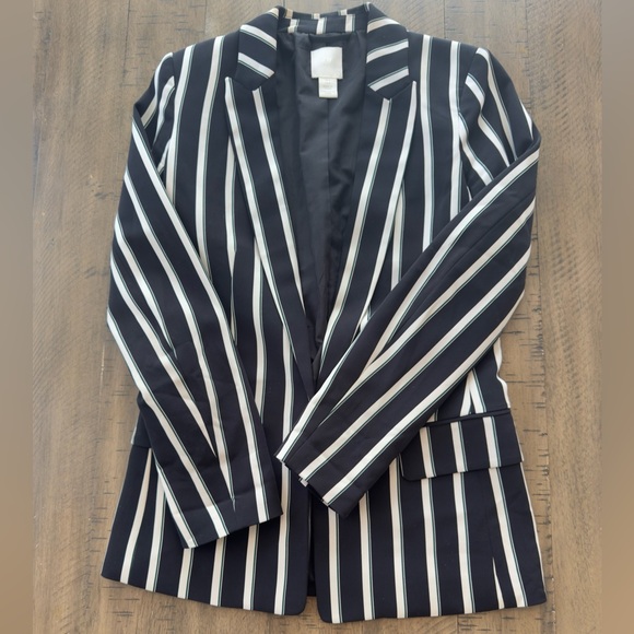 H&M Black and White Striped Blazer - Picture 6 of 11